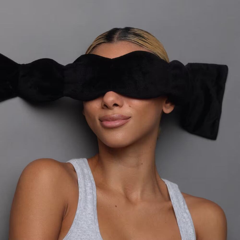 Nodpod Weighted Sleep Mask Black Eye Blanket Cooling Microfleece NEW - Picture 3 of 7